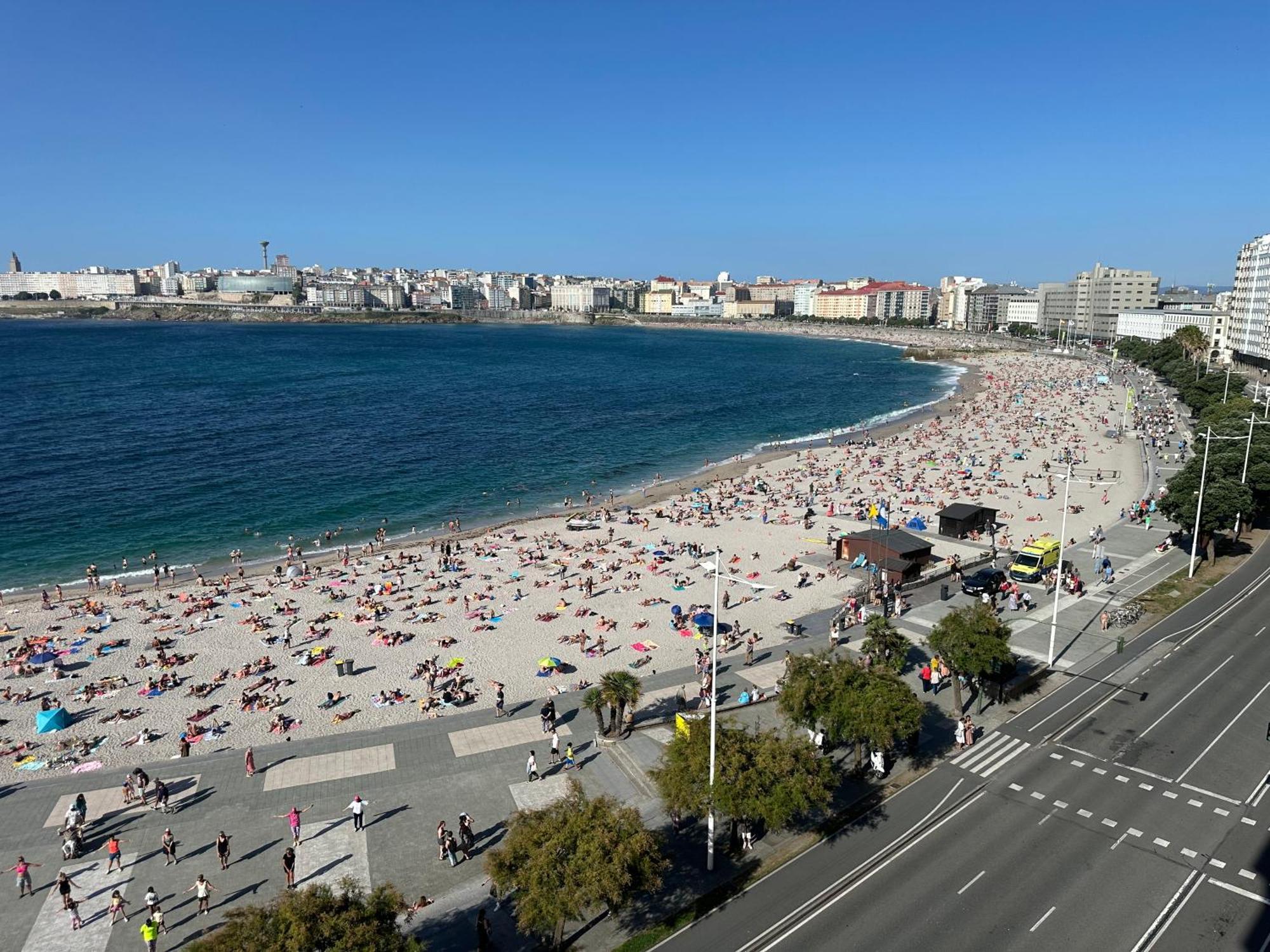 شقة Piso Con Vistas A La Playa De Riazor آكورونيا المظهر الخارجي الصورة